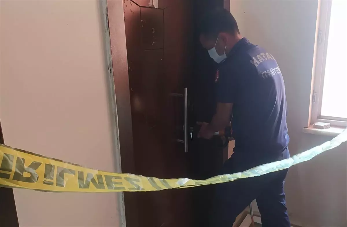 Hatay\'ın Dörtyol ilçesinde bir kişi evinde ölü bulundu