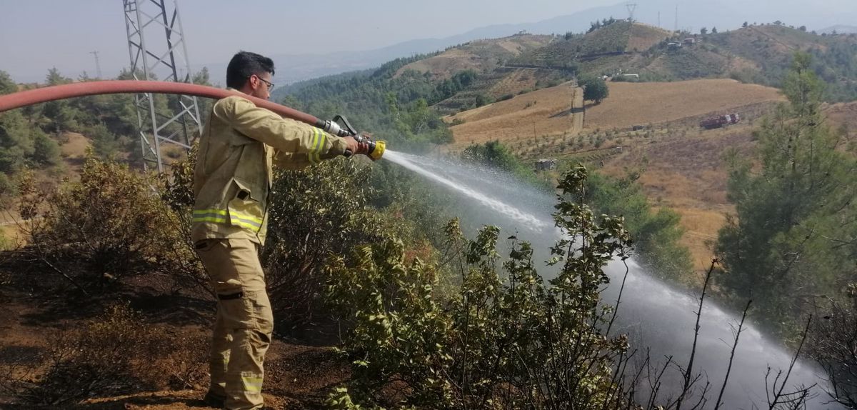 Kahramanmaraş\'ta Orman Yangınına Havadan ve Karadan Müdahale Devam Ediyor
