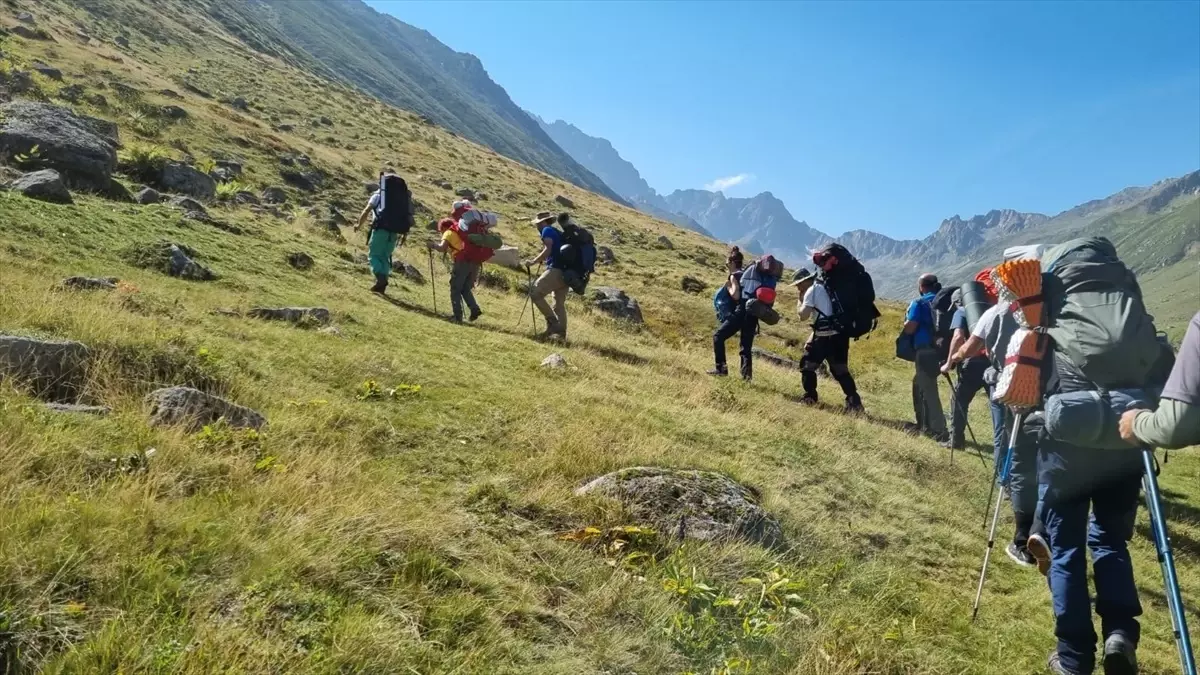 Kırşehirli Dağcılar Kaçkar Dağları\'nın Zirvesine Tırmandı