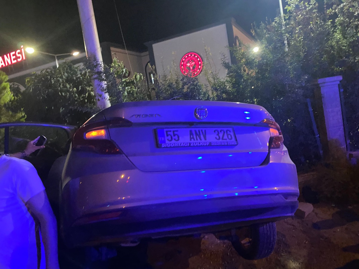 Mardin\'de Ambulans ile Otomobil Çarpıştı: 6 Yaralı