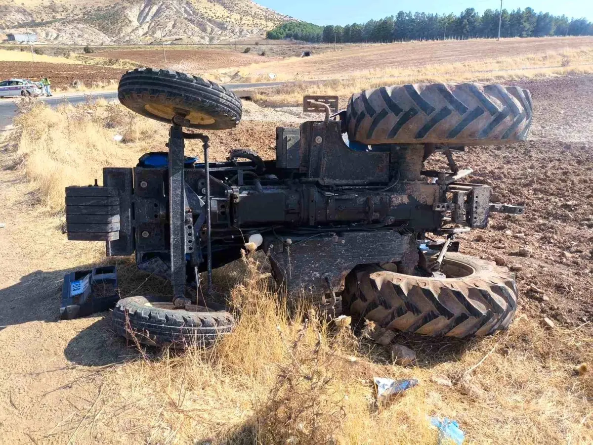 Mardin Mazıdağı\'nda traktör devrildi, sürücü yaralandı