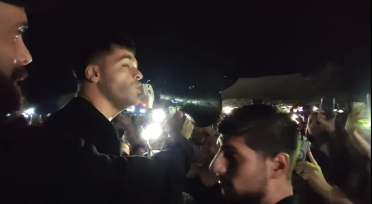 Emircan İğrek, yağmur nedeniyle konserini iptal etmek zorunda kaldı