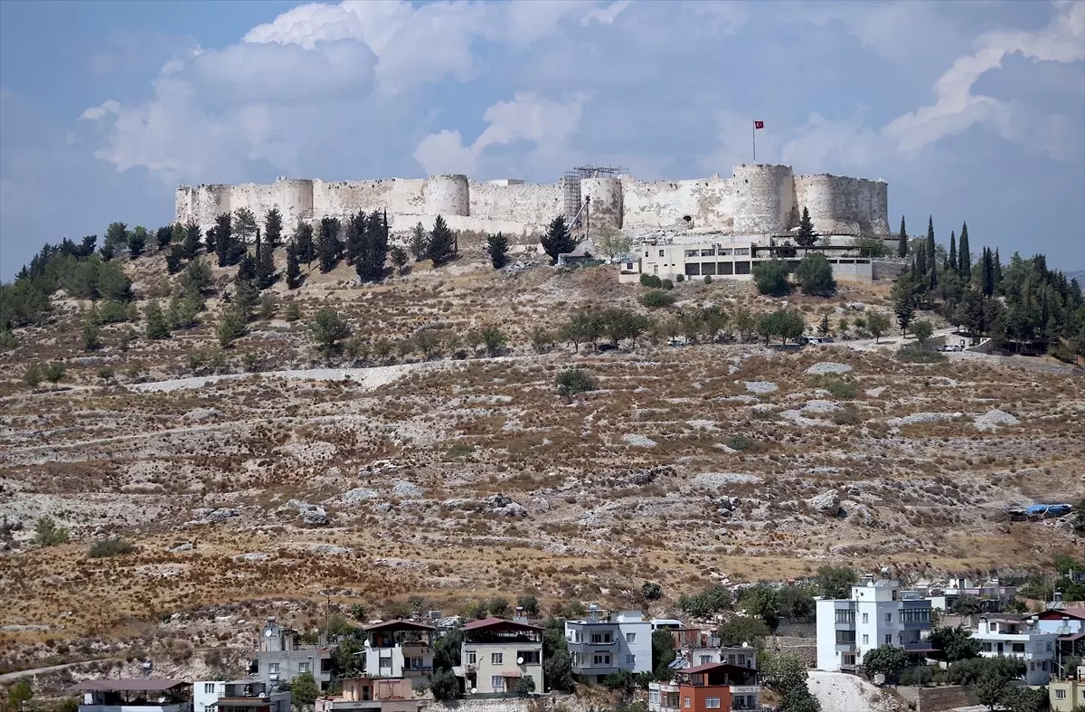 Mersin\'deki Silifke Kalesi\'nde Arkeolojik Çalışmalarda Değerli Buluntulara Ulaşıldı