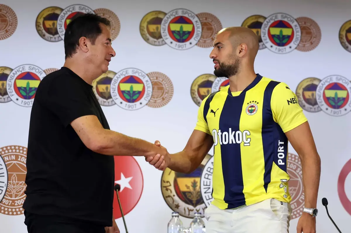 Sofyan Amrabat, Fenerbahçe\'ye imzayı attı (METİN-FOTO EKLENDİ)