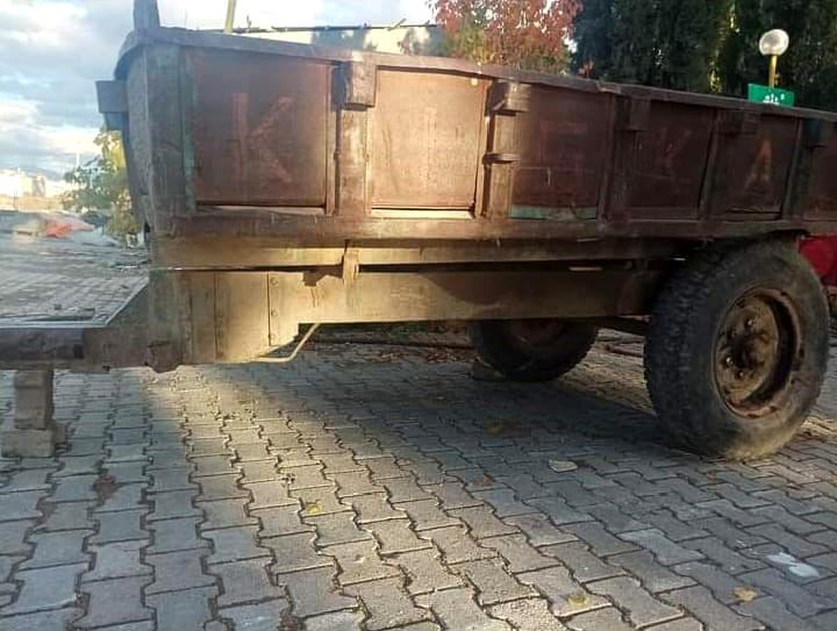 Adıyaman\'ın Gölbaşı ilçesinde traktörün römorkundan düşen kadın yaralandı