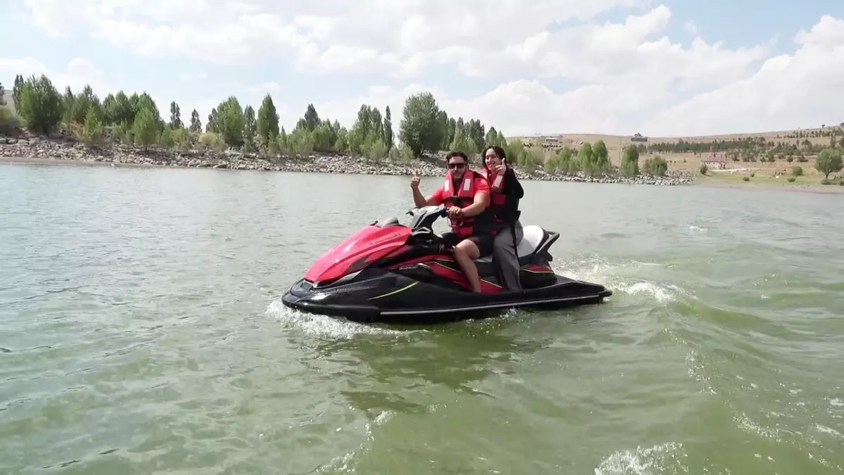 Erzurum\'da sulama amaçlı yapılan gölette jet ski keyfi