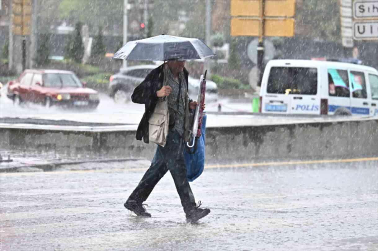 Ankaralının çilesi hep aynı! Sağanak yağış hayatı kabusa çevirdi