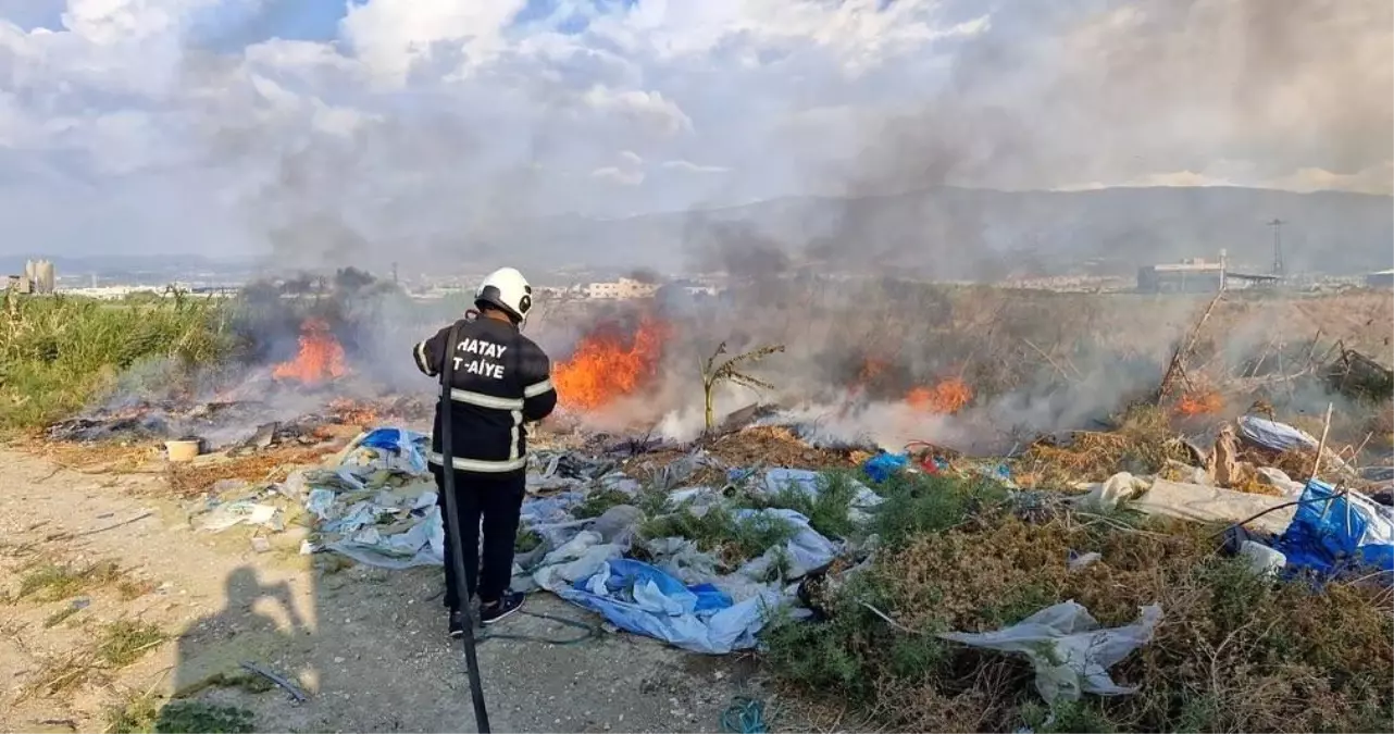 Hatay\'da çıkan çöp yangını söndürüldü