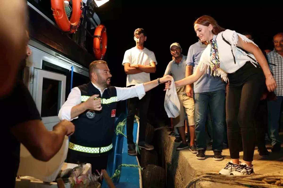 Arnavutköy Belediye Başkanı Mustafa Candaroğlu Palamut Sezonunu Açtı