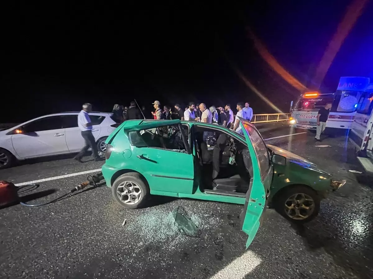 Elazığ\'ın Karakoçan ilçesinde trafik kazası: 1 ölü, 5 yaralı