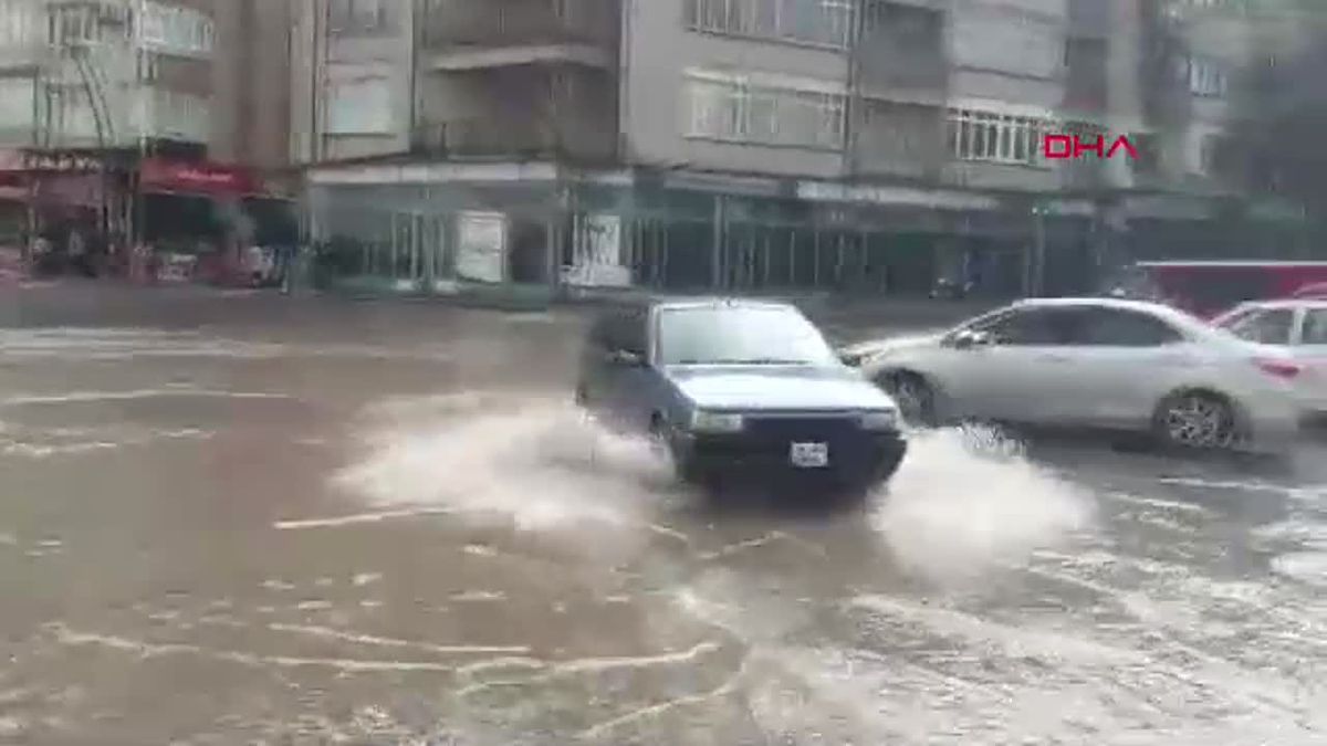 Isparta\'da Kuvvetli Yağış Sonrası Su Birikintileri Oluştu