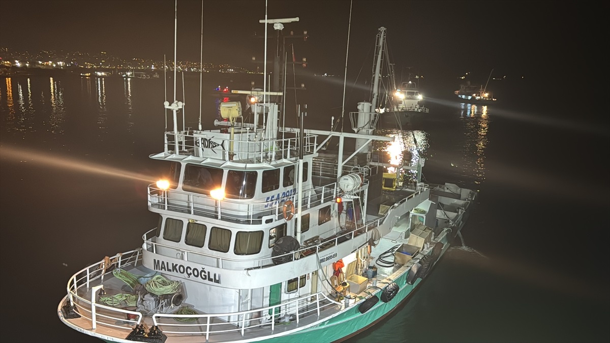 Samsun\'da balıkçılar av yasağının sona ermesiyle denize açıldı