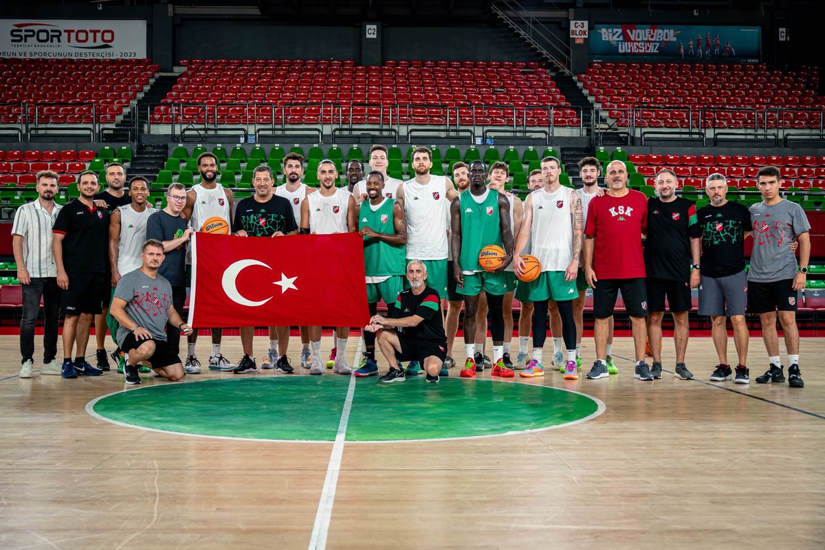 Karşıyaka, Manisa Basket\'i hazırlık maçında yendi