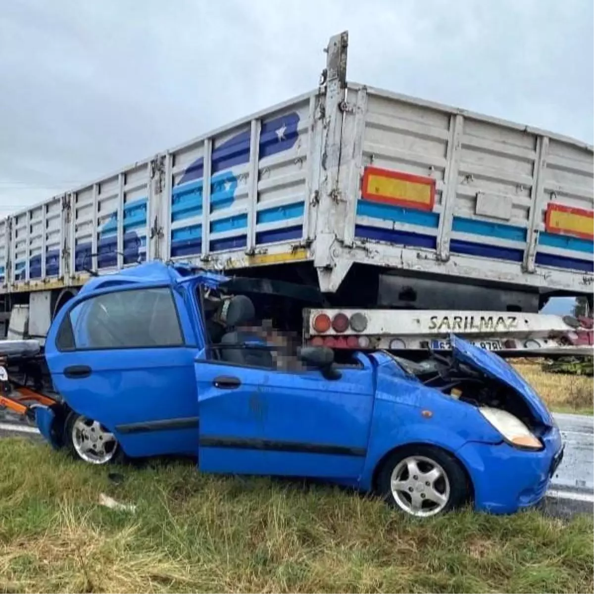 Kırklareli\'de tırla çarpışan otomobilin sürücüsü hayatını kaybetti