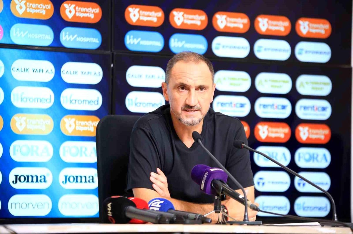 Adana Demirspor Teknik Direktörü Michael Valkanis: \'Oyuncularım hiçbir zaman oynamaktan vazgeçmedi\'