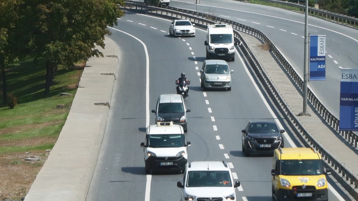 \'Motosikletlerin kamyonlarla aynı olan hız sınırı otomobillerle eşitlenirse motorcuların hayatı kurtulur\'