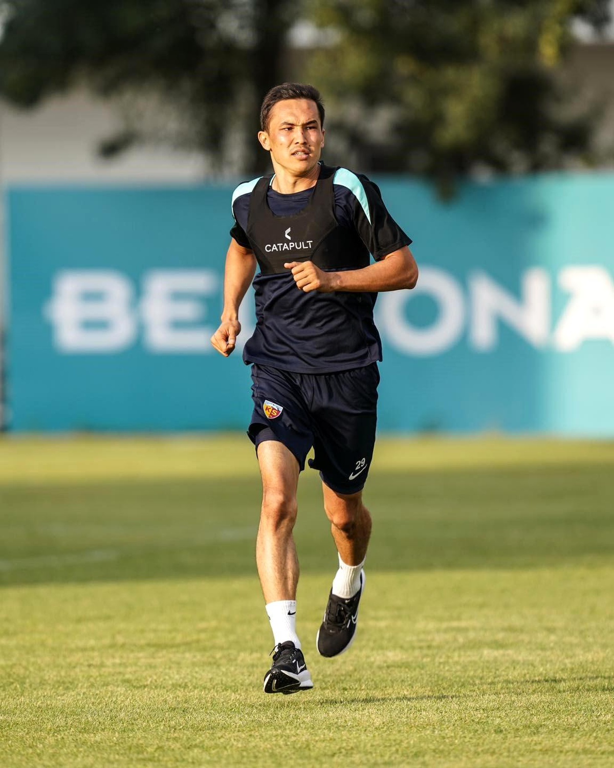 Kayserispor\'un Özbek futbolcusu Shukurov, özel eşyalarını toplayarak Kayseri\'den ayrıldı