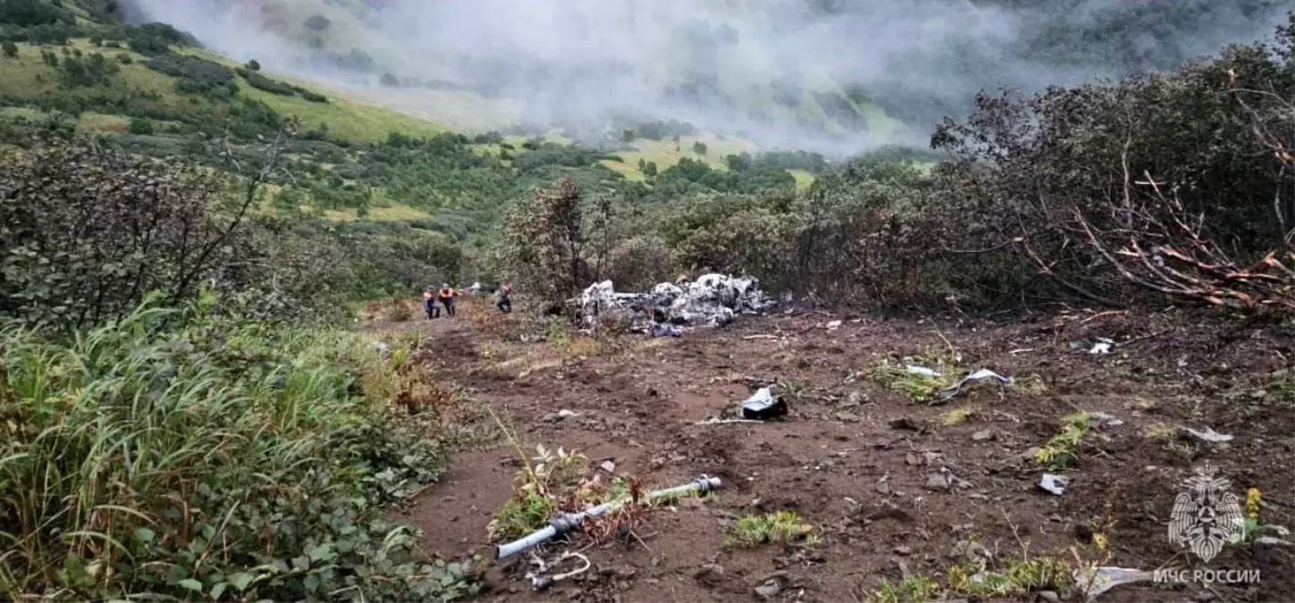 Rusya\'da kaybolan helikopterin enkazı bulundu, 17 kişi öldü