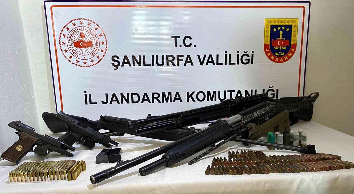 Siverek\'te Asayiş ve Narkotik Operasyonunda Silah ve Uyuşturucu Ele Geçirildi