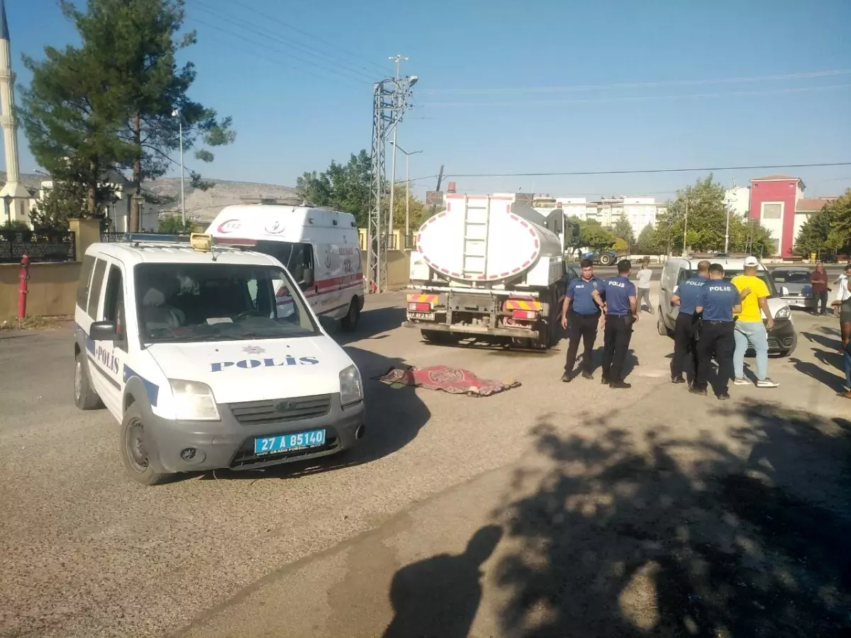 Gaziantep\'te su tankerinin altında kalan çocuk hayatını kaybetti