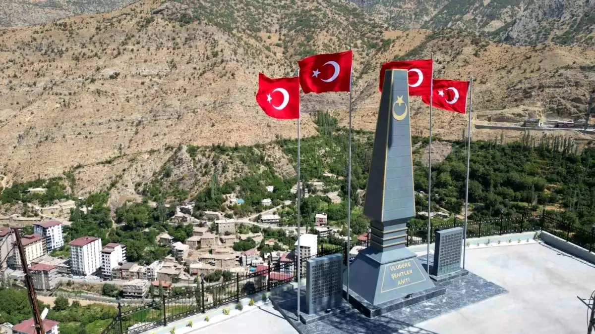 Şırnak\'ta PKK tarafından şehit edilen 154 güvenlik görevlisinin ismi dev anıtta yaşatılıyor