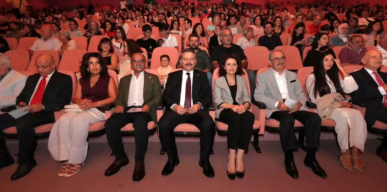 Eskişehir Valisi ve eşi, 30 Ağustos konserine katıldı