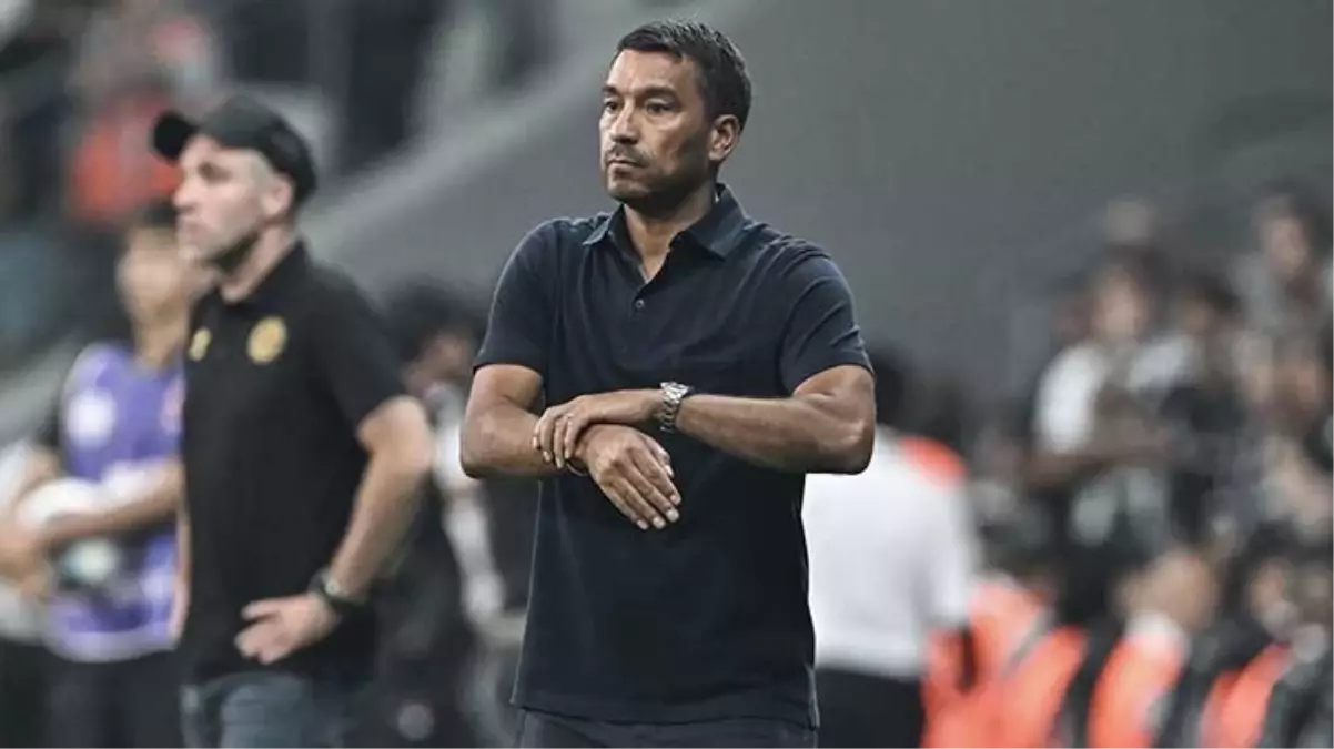 Van Bronckhorst\'tan sürpriz tercihler! Beşiktaş-Sivasspor maçının ilk 11\'leri belli oldu