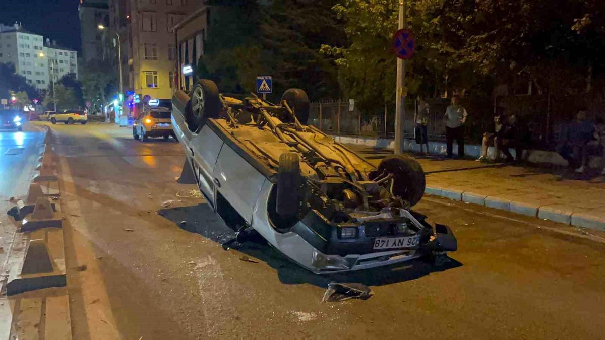 Eskişehir\'de Kontrolden Çıkan Otomobil Takla Attı: Karı Koca Yaralandı