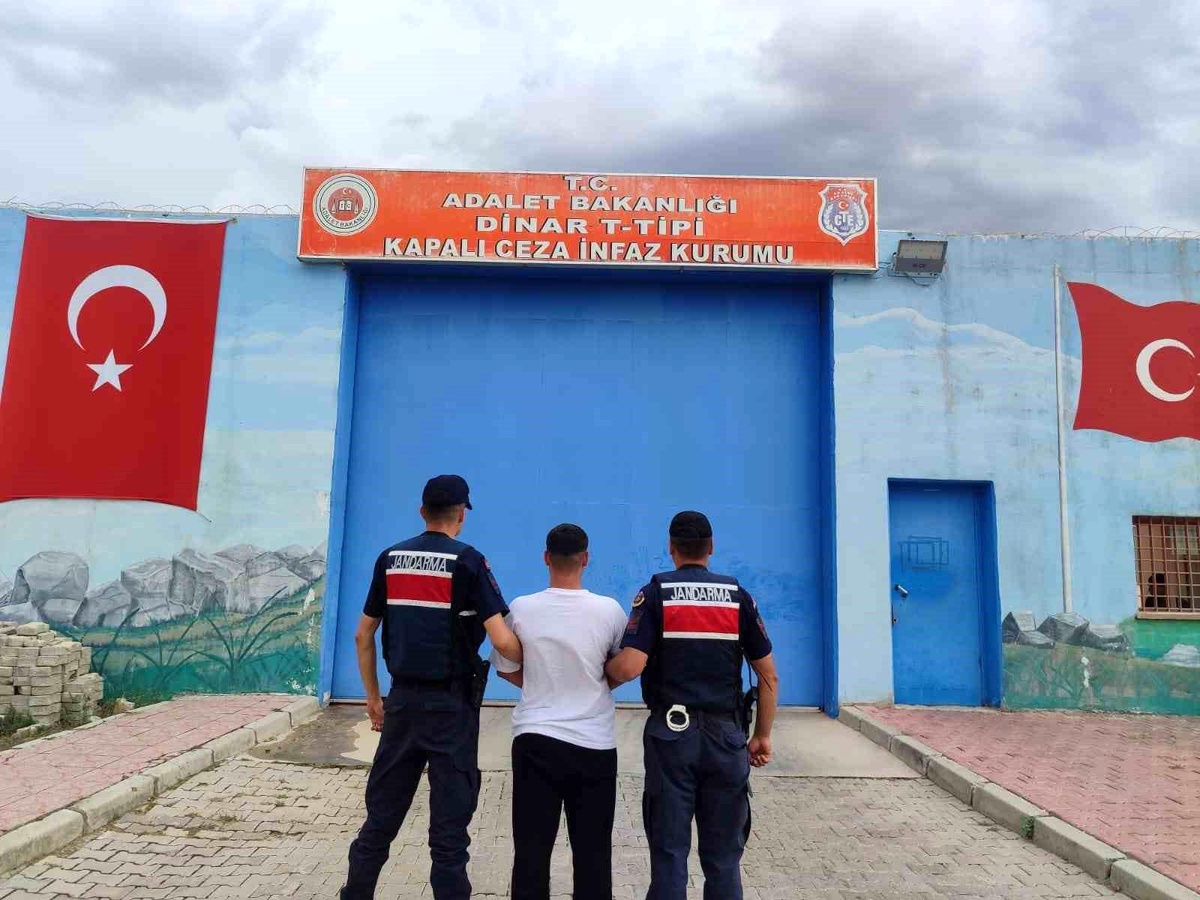 Afyonkarahisar\'da Aranan Şahıs Jandarma Tarafından Yakalandı