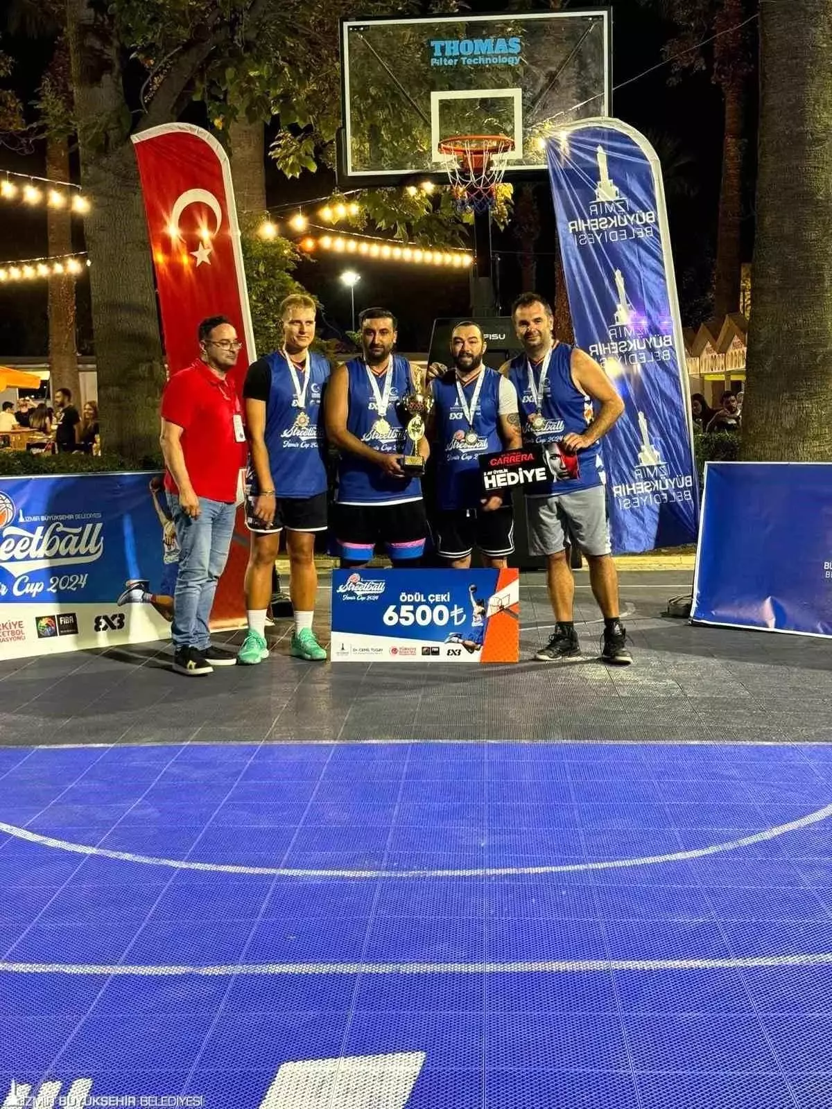 İzmir Büyükşehir Belediyesi 3x3 Streetball İzmir Cup\'ta Şampiyonlar Belli Oldu