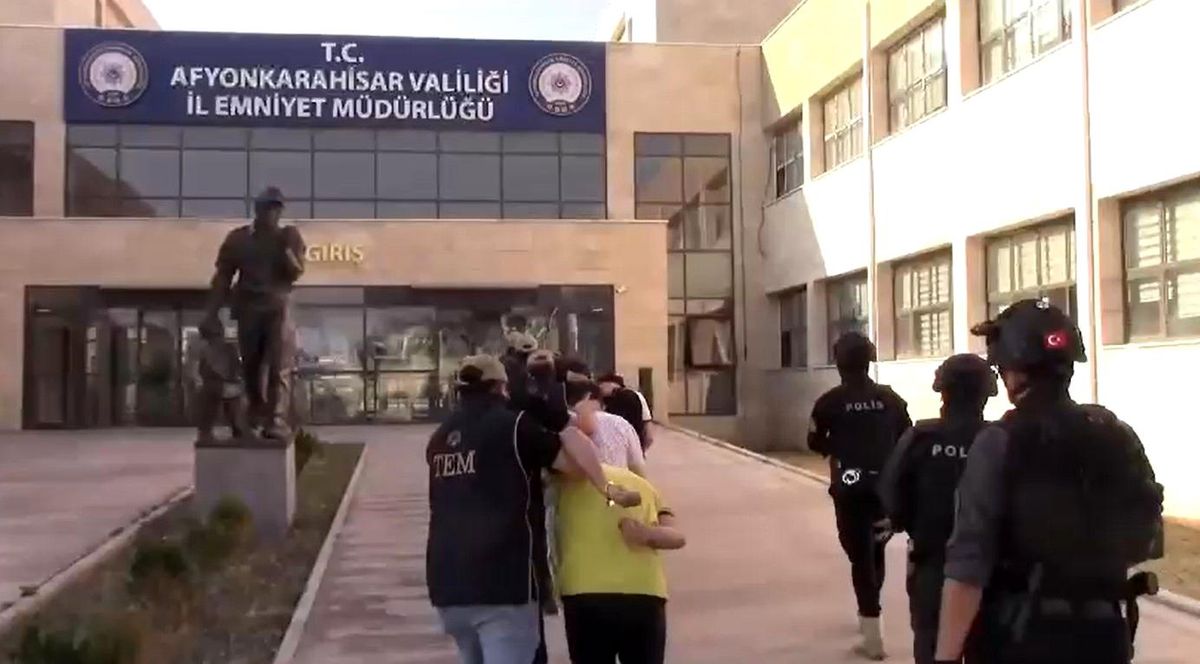 Afyonkarahisar\'da Terör Propagandası Yapan 6 Yabancı Uyruklu Gözaltına Alındı
