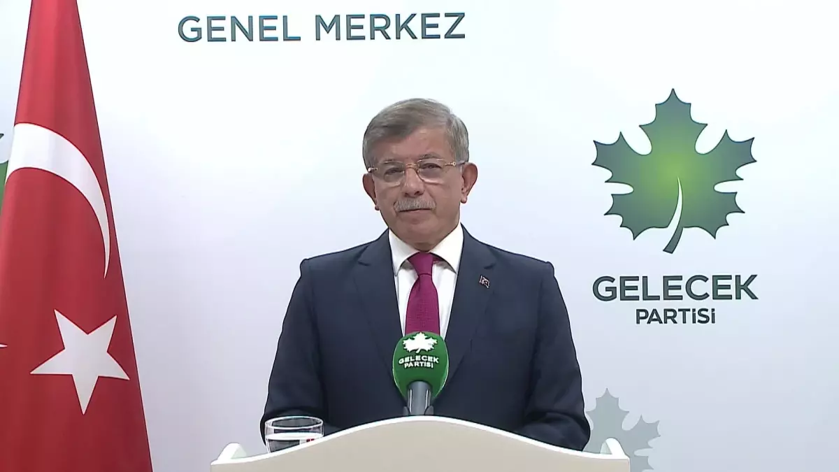 Davutoğlu\'ndan Kara Harp Okulu Mezuniyet Törenine Tepki