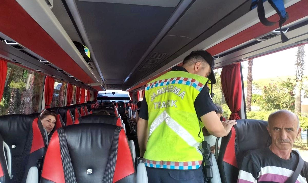 Alanya\'da trafik denetimlerinde 70 araca ceza kesildi