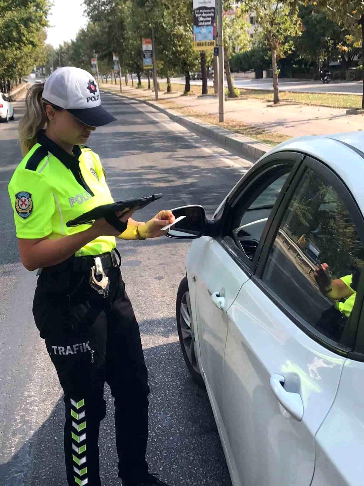 Bursa\'da Trafik Denetimlerinde 7 Bin 284 Sürücüye Ceza Kesildi