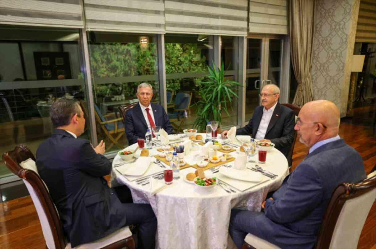 CHP Genel Başkanı Özgür Özel, Kemal Kılıçdaroğlu ile parti tüzüğü değişiklikleri için görüştü