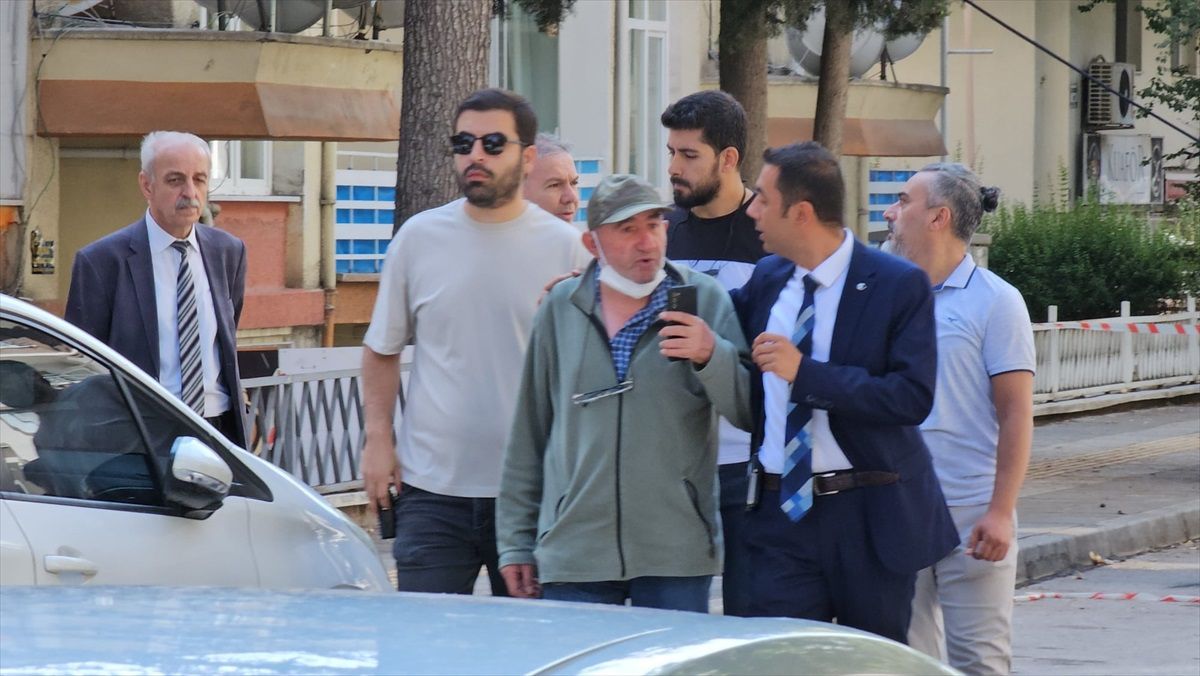Çorum\'da Kendisini Eve Kilitleyen Kişi Polis Tarafından İkna Edildi
