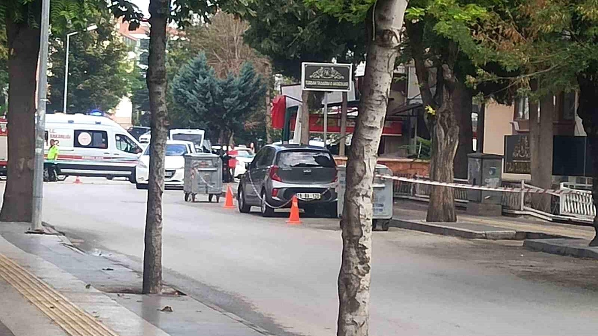 Çorum\'da eşiyle görüşemediğini iddia eden şahıs evine kilitlendi