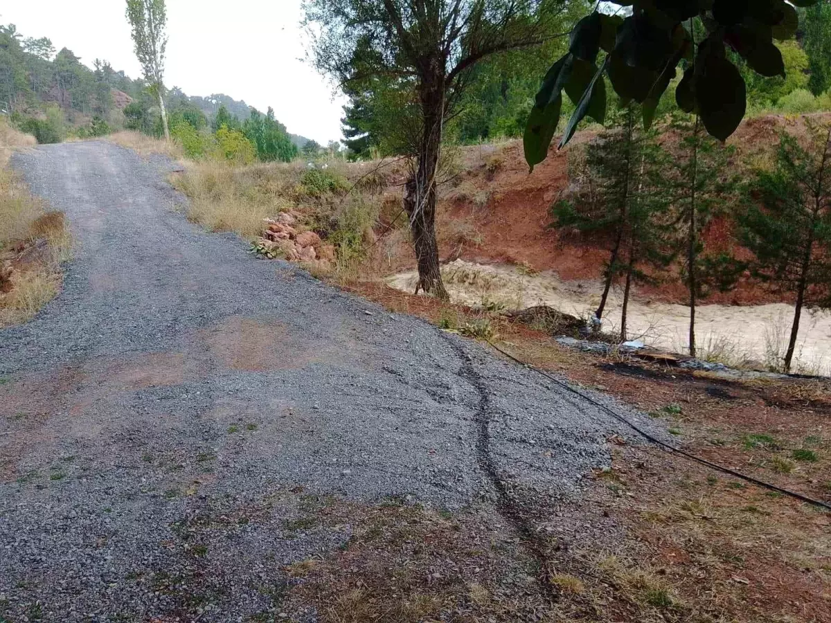 Denizli\'de Şiddetli Yağış Sonucu Dere Taşması