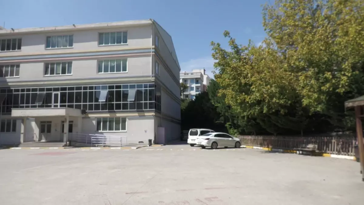 Esenyurt Belediyesi Okullarda Tadilat Çalışmalarına Başladı