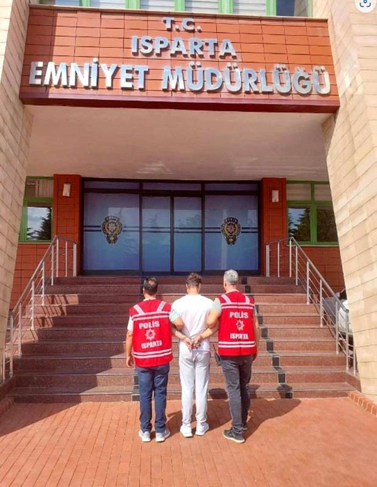 Isparta\'da cinayetten hüküm giyen firari yakalandı