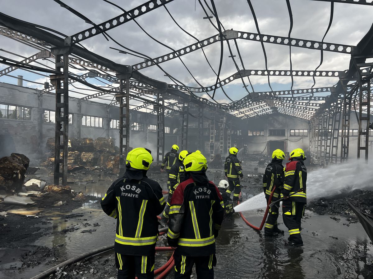 Kayseri OSB\'deki Sünger Fabrikasında Yangın Kontrol Altına Alındı