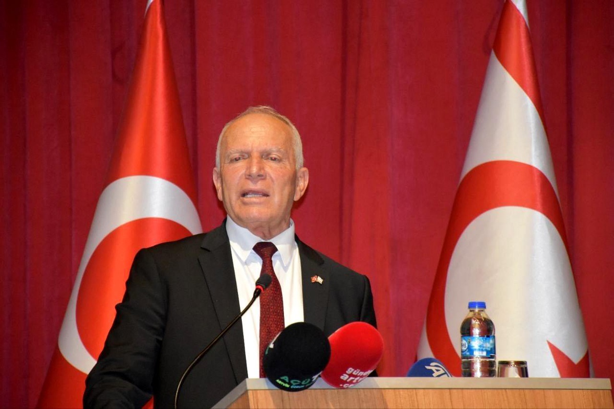 KKTC Meclis Başkanı Zorlu Töre\'den Sert Eleştiriler: \'Bizi Hiçbir Güç Ayıramaz\'