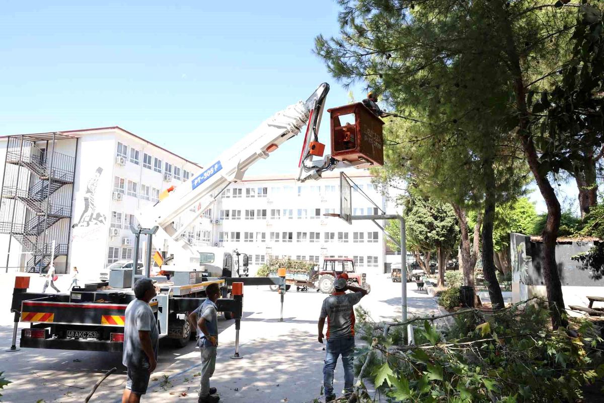 Marmaris Belediyesi Okulları Öğrencilere Hazır Hale Getirdi