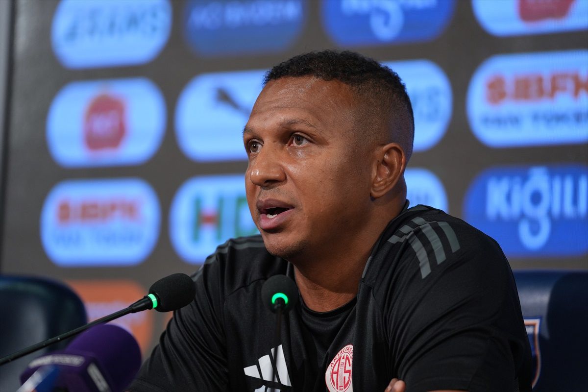 Antalyaspor Yardımcı Antrenörü Mehmet Aurelio: Başakşehir Haklı Bir Galibiyet Aldı