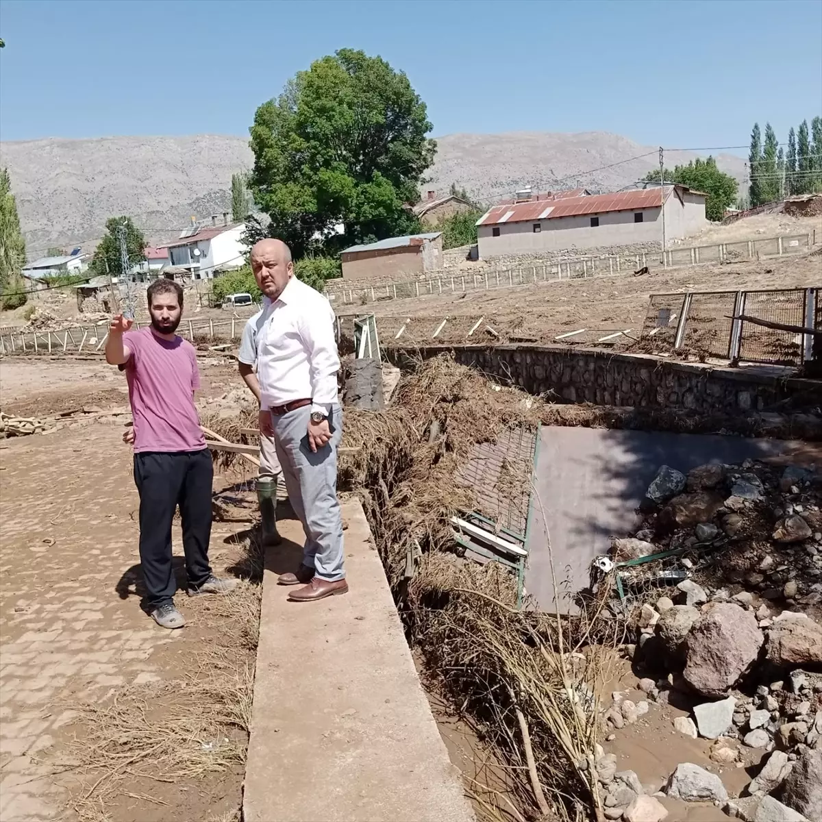 Ulaş Müftüsü İçli, Selden Etkilenen Eskikarahisar Köyü\'nü Ziyaret Etti