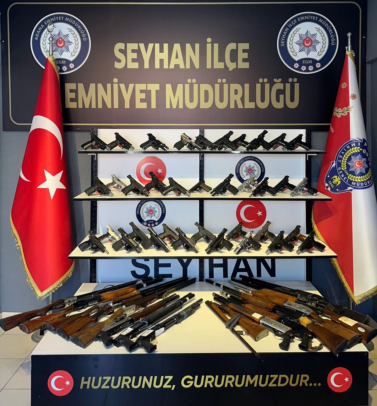 Adana\'da Operasyon: 61 Ruhsatsız Silah Ele Geçirildi