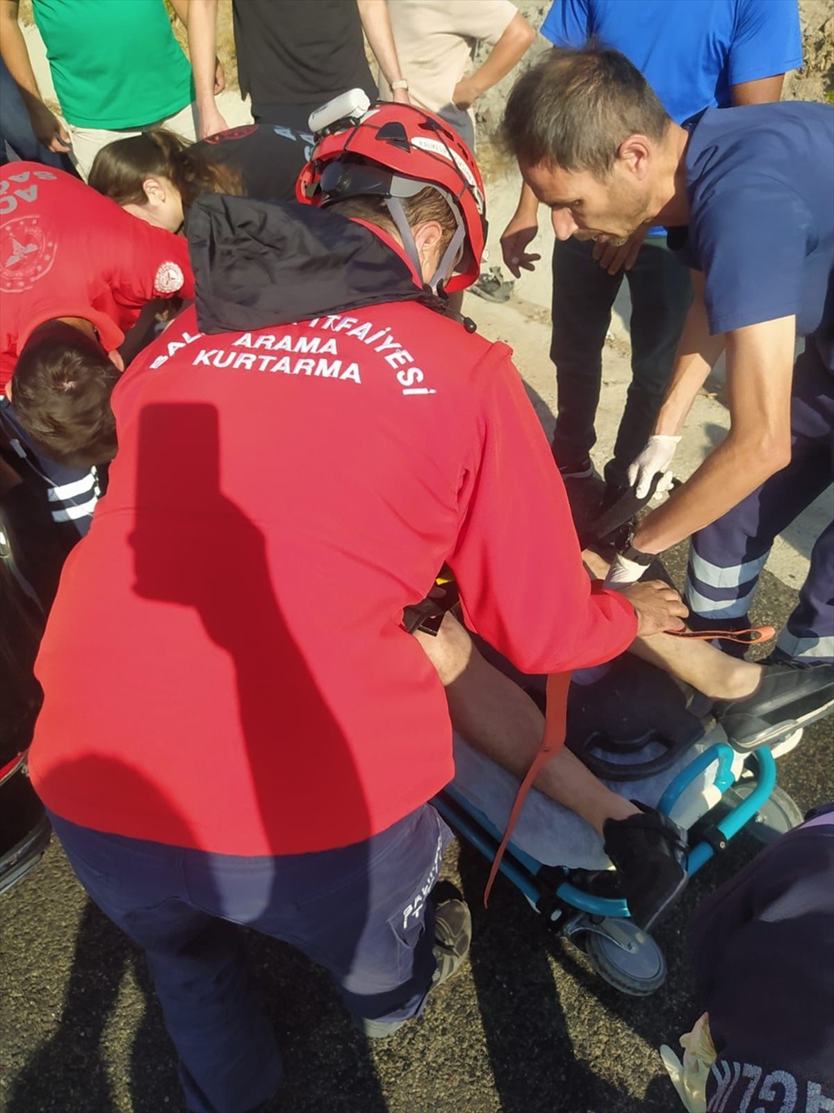 İstanbul-İzmir Otoyolunda Kamyona Arkadan Çarpan Otomobilde 2 Yaralı