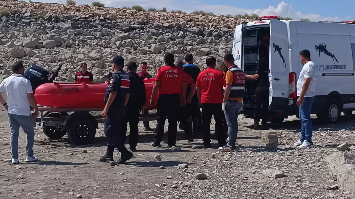 Niğde\'de Baba ve Kızı Baraj Gölünde Cansız Bedenleri Bulundu