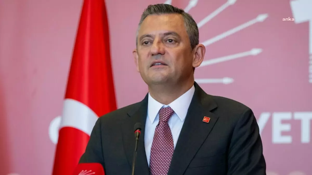 CHP Lideri Özgür Özel\'den Reşit Kibar İçin Başsağlığı Mesajı