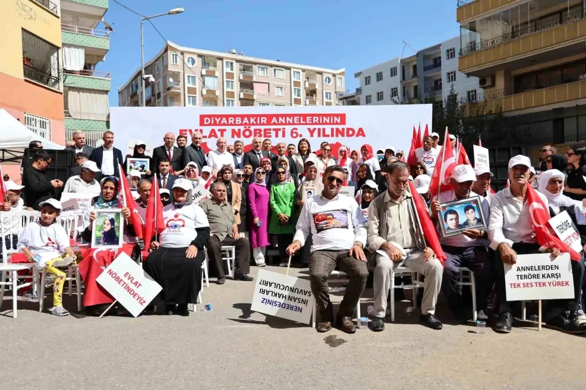 Diyarbakır Anneleri\'nin Evlat Nöbeti 6. Yılında: 55 Aile Evladına Kavuştu